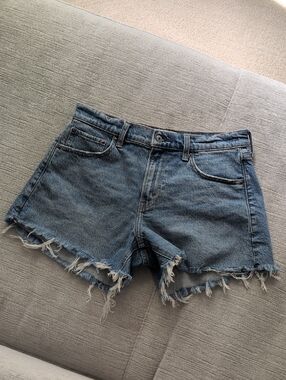 Abercrombie & Fitch Mid Rise A-Line Short